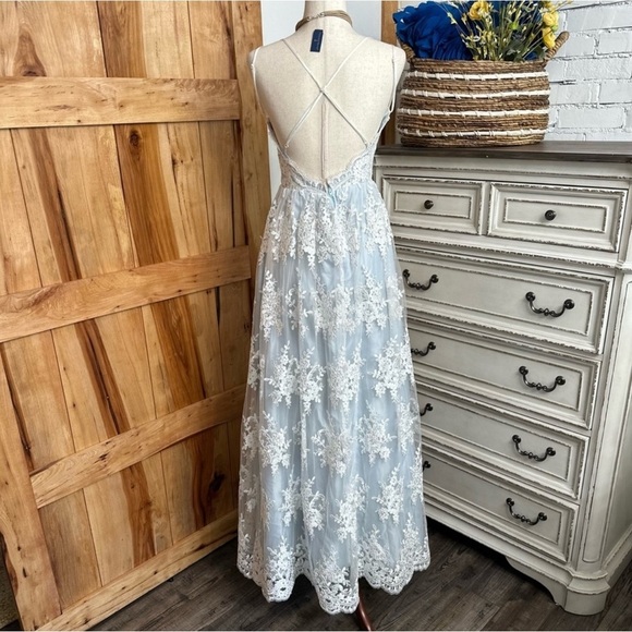 TLC Say Yes to the Prom! Lace Overlay Dress floral Satin blue Size S Pre-loved - Picture 5 of 16